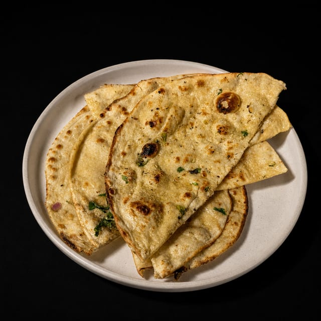Garlic Naan (v, d).